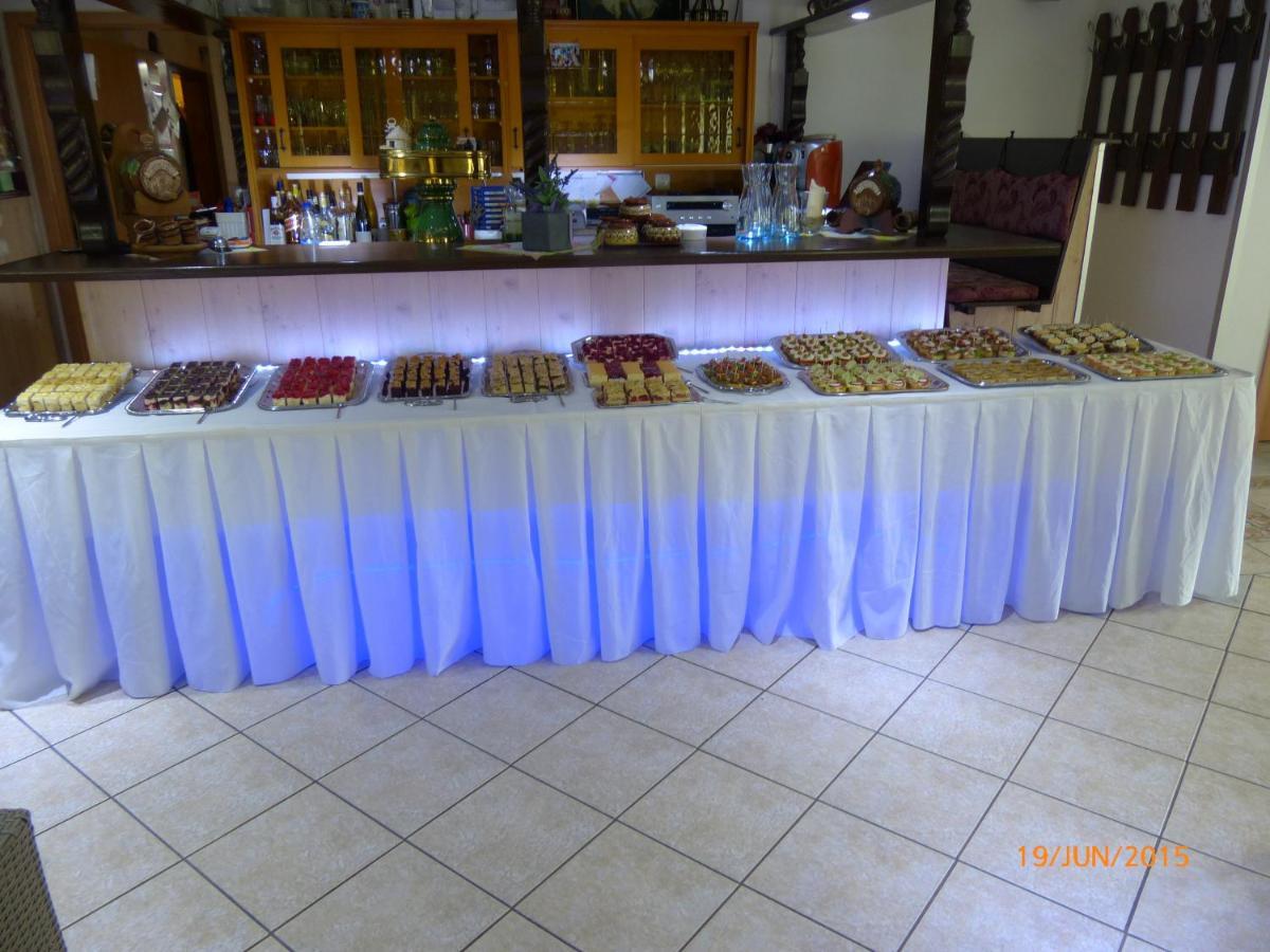 Hotel/Restaurant Balkan Земмерда Екстер'єр фото